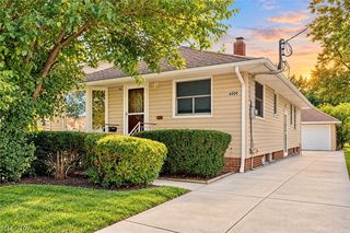 6009 Biddulph Rd, Brooklyn, OH 44144