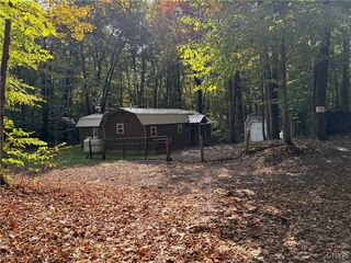 86 Autumn Lake Dr #27, Altmar, NY 13302