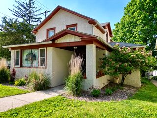 510 W  Main St, Decorah, IA 52101