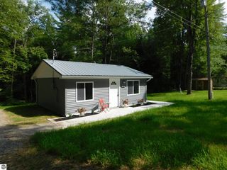 1206 Little Creek Rd, Alger, MI 48610