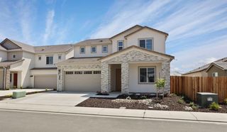 2219 Paramount Ln, Manteca, CA 95337