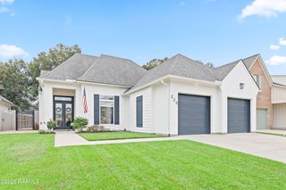 220 Treescape Dr, Lafayette, LA 70508
