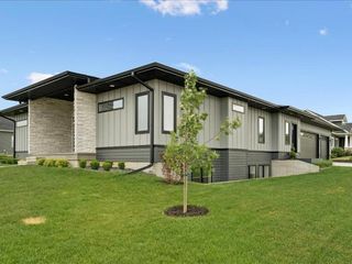 5112 Scenic View Ct   SW, Cedar Rapids, IA 52404