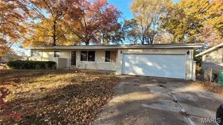 2287 Gadbury Dr, Saint Louis, MO 63136