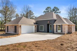 130 Surrey Ln, Ball, LA 71405