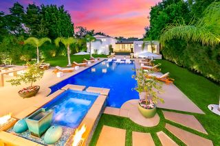 703 N  Maple Dr, Beverly Hills, CA 90210