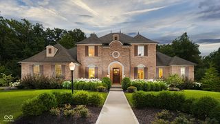 1943 Chelmsford St, Carmel, IN 46032