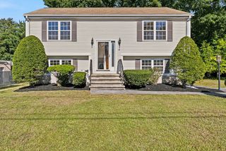 18 Woodland St, Methuen, MA 01844