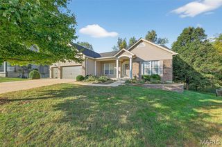 121 Kendl Ct, Florissant, MO 63031