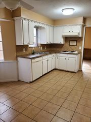 202 Grant St, Deer Park, TX 77536