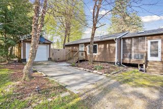15950 Roe St, Buchanan, MI 49107