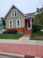 1035 E  Walnut St, Green Bay, WI 54301