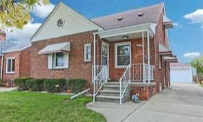 15690 Couzens Ave, Eastpointe, MI 48021