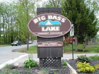 404 Big Bass Dr, Gouldsboro, PA 18424