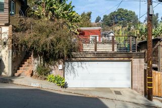 8403 Ridpath Dr, Los Angeles, CA 90046