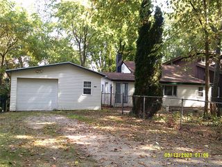 365 Grove St, Whitmore Lake, MI 48189