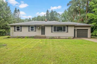 14725 James St, Holland, MI 49424