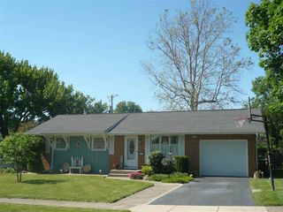 913 N  Crest Ct, Byron, IL 61010