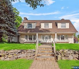 436 Summit Ave, Hackensack, NJ 07601