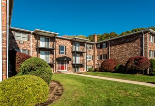 38 Dean St #H, Norwood, MA 02062
