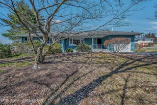 14 Laurel Dr, Scott Twp, PA 18411