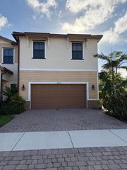 4721 Santa Cruz Way, Davie, FL 33314