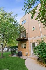 919 W Leland Ave #A, Chicago, IL 60640