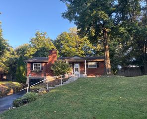 3523 Susan Lewis Dr, Erlanger, KY 41018