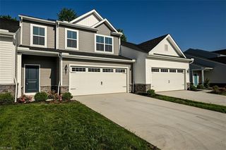 3528 Bushwillow Dr, Uniontown, OH 44685