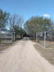 13410 Miraflores St, Edcouch, TX 78538