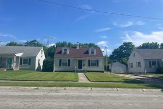 1806 Sweetbriar Ln N, Springfield, OH 45505