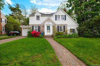 171 Park Boulevard, Malverne, NY 11565