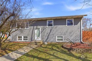 904 Cove Ave, Lockport, IL 60441