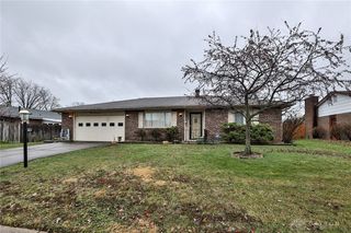 303 Highland Dr, Englewood, OH 45322