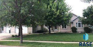 200 S  Hazeltine Ln, Sioux Falls, SD 57108