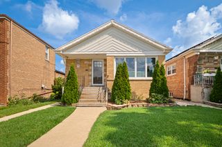 3738 W  83rd Pl, Chicago, IL 60652