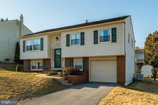 1524 Robert Rd, Lancaster, PA 17601
