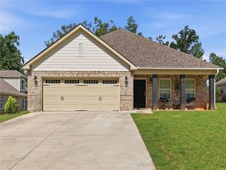 2130 Sherwood Dr, Opelika, AL 36801