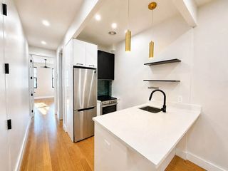 240 Montrose Ave #1R, Brooklyn, NY 11206