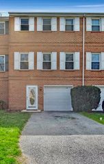 1526 S  Coventry Ln, West Chester, PA 19382