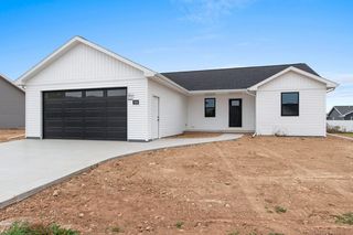 810 Bessy Ln, Chilton, WI 53014