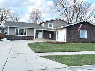 1002 W  Noyes St, Arlington Heights, IL 60005