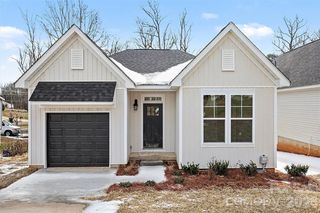 510 Mill St, Lowell, NC 28098