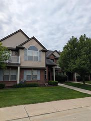 32990 Redstone Dr #103, New Baltimore, MI 48047
