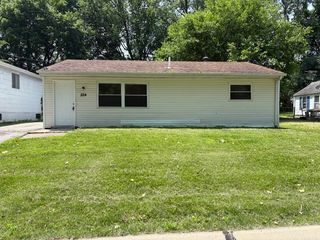 224 Becker Dr, Saint Louis, MO 63135