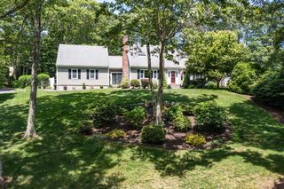 122 Whistleberry Dr, Marstons Mills, MA 02648