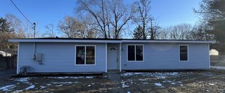 1214 Barclay Dr, Kalamazoo, MI 49004