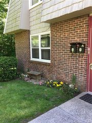 67 Briarwood Lane #F, Branford, CT 06405