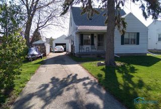 232 Hannum Ave, Rossford, OH 43460