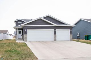 320 6th St E, Horace, ND 58047